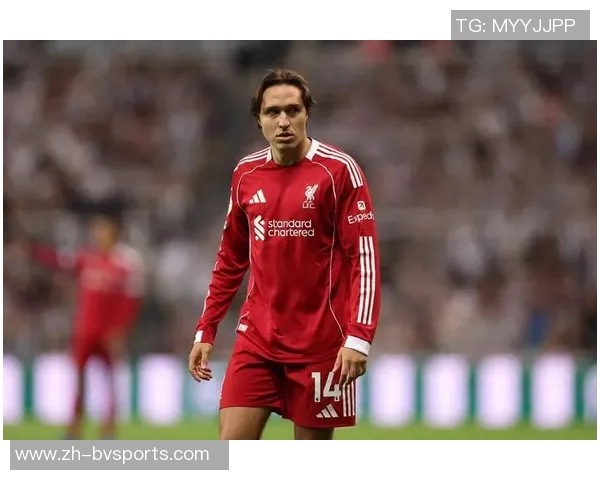 利物浦官方社交媒体发布海报庆祝索博斯洛伊和基耶萨生日快乐 利物浦官方社交媒体发布海报庆祝索博斯洛伊和基耶萨生日快乐