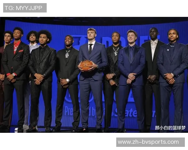 独行侠揭幕战首发阵容揭秘：弗拉格克莱华盛顿浓眉莱夫利共筑新赛季希望