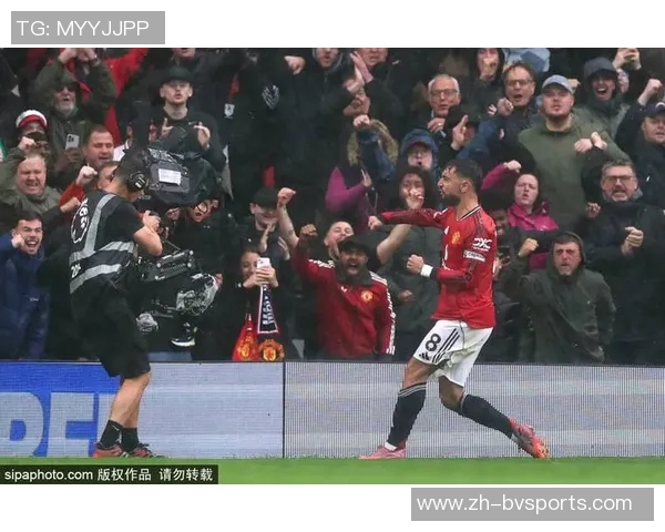 早报:双红会激战正酣曼联绝杀利物浦上演惊心动魄逆转 早报:双红会激战正酣曼联绝杀利物浦上演惊心动魄逆转